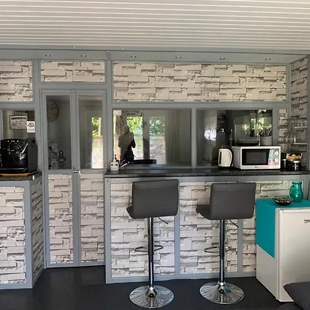 לינה וארוחת בוקר Le Lotus Zen *