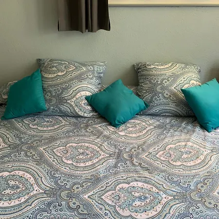 Le Lotus Zen Bed & Breakfast Froideville